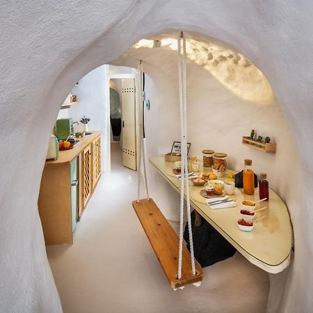 Вилла Mystagoge Retreat With Subterranean Pool/Jacuzzi Вотон Экстерьер фото